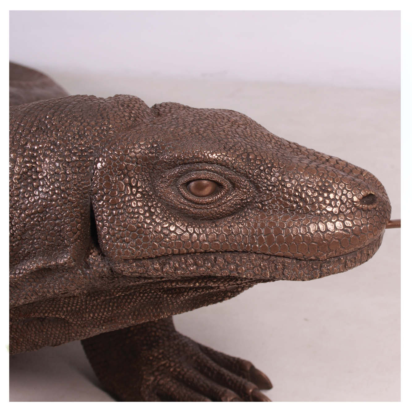 Natureworks Australia Komodo Dragon sculpture - front view- 080121 - showing close of of head detail