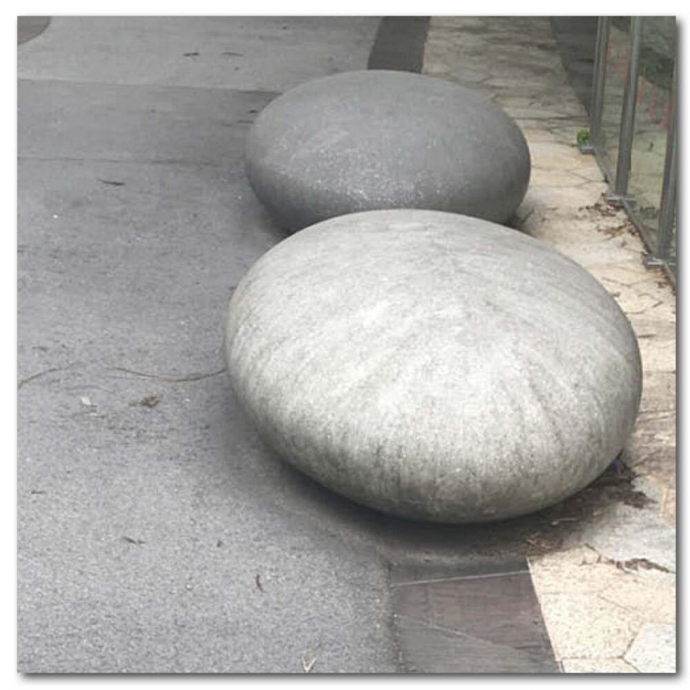 Designer Pebble rock seats