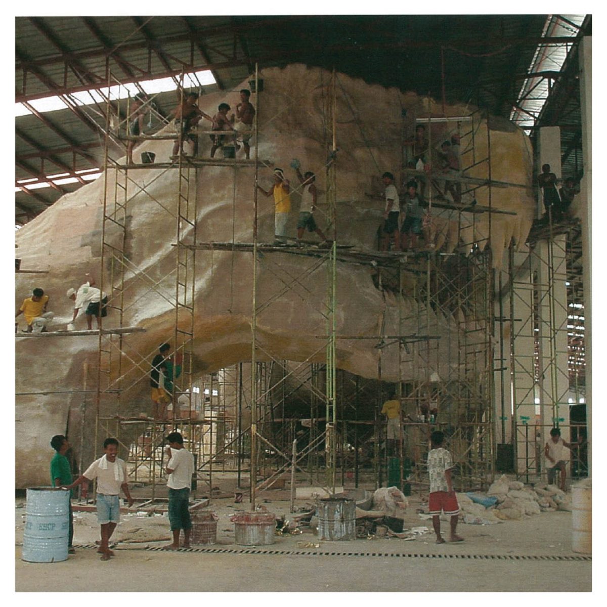 Natureworks Australia Big Things Largest Dinosaur in the World T Rex Sculpture under construction Product Gallery px px