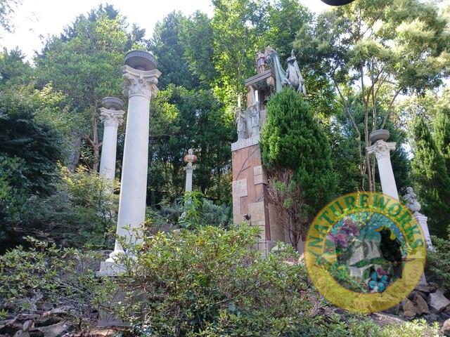 Natureworks Australia Corinthian Column, 060701RS- shown insitu in customers garden- What a great way to use our products - note the busts and other products