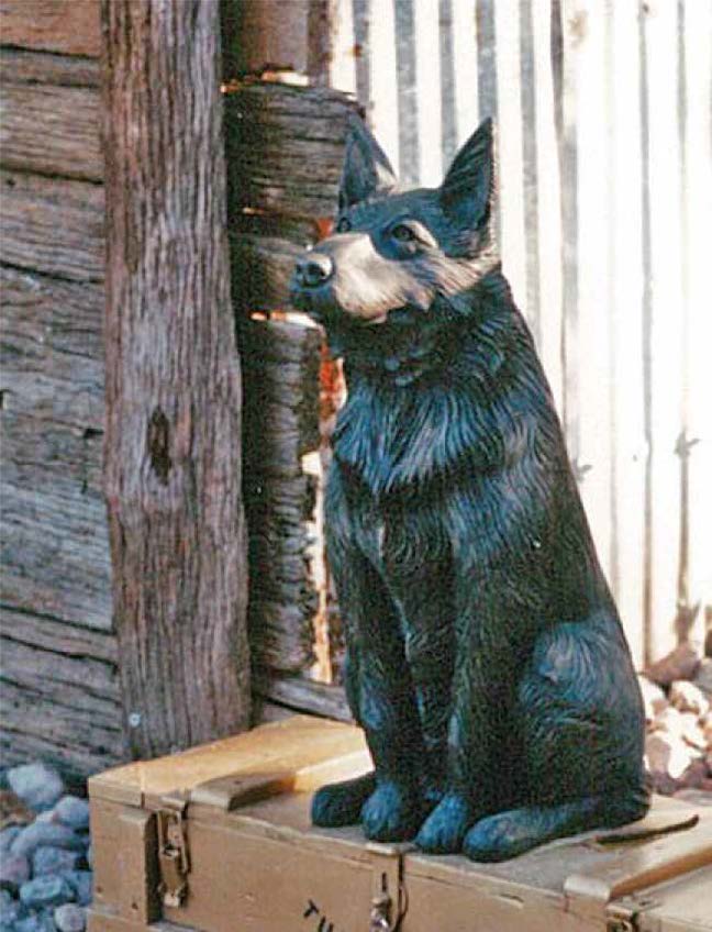 Natureworks Australia The Dog sat on the Tucker Box - Australian-themed mini-golf