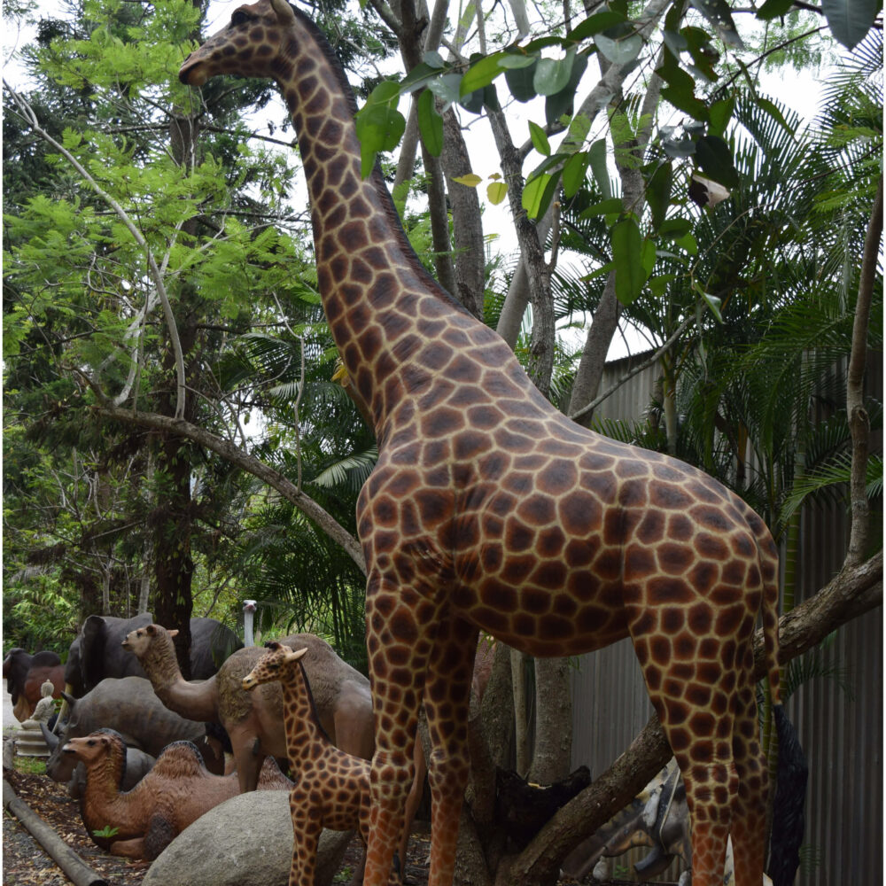 Giraffe-18ft-side view-shown at Natureworks Studio - 140039