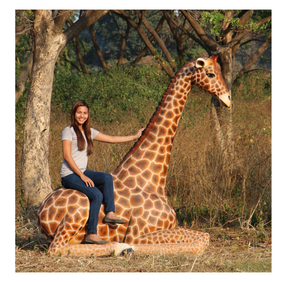 Natureworks Australia Giraffe Sitting - 160022 statue for sale