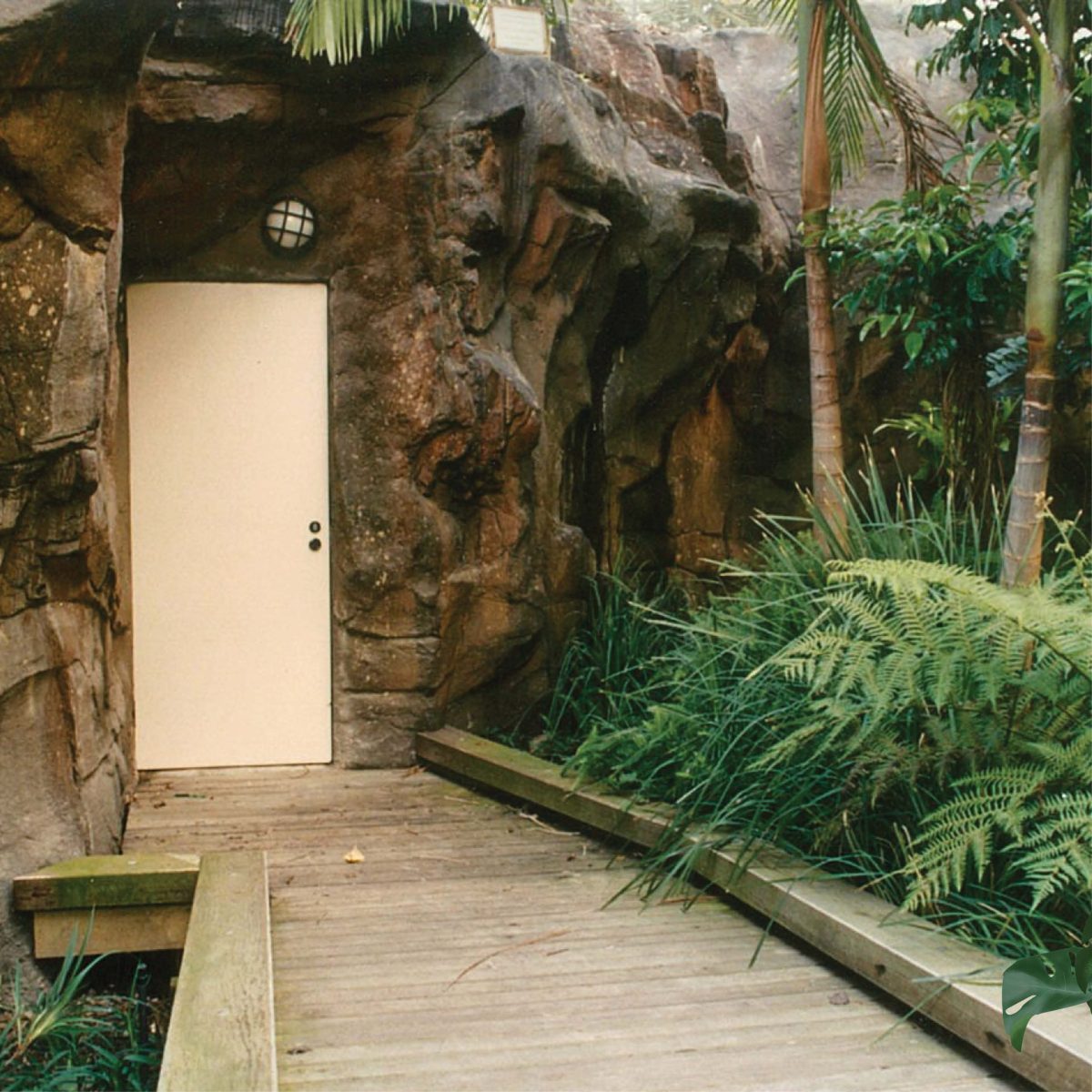 Natureworks Australia Gondwana Rainforest Sanctuary - Brisbane - Artificial Cave - side entrance