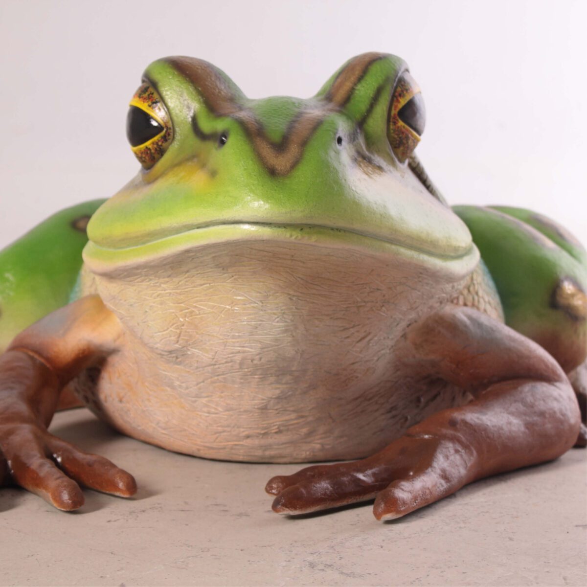 Natureworks Australia Green and golden bell frog - Giant - 100017-front views