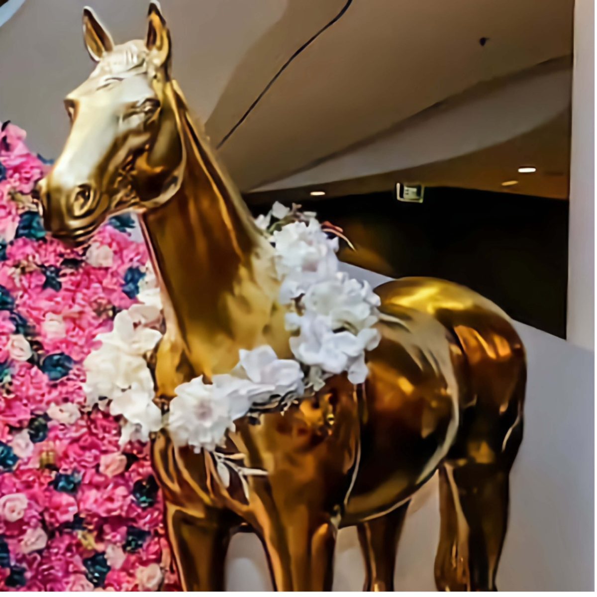 Natureworks Australia Gold leaf horse statue
