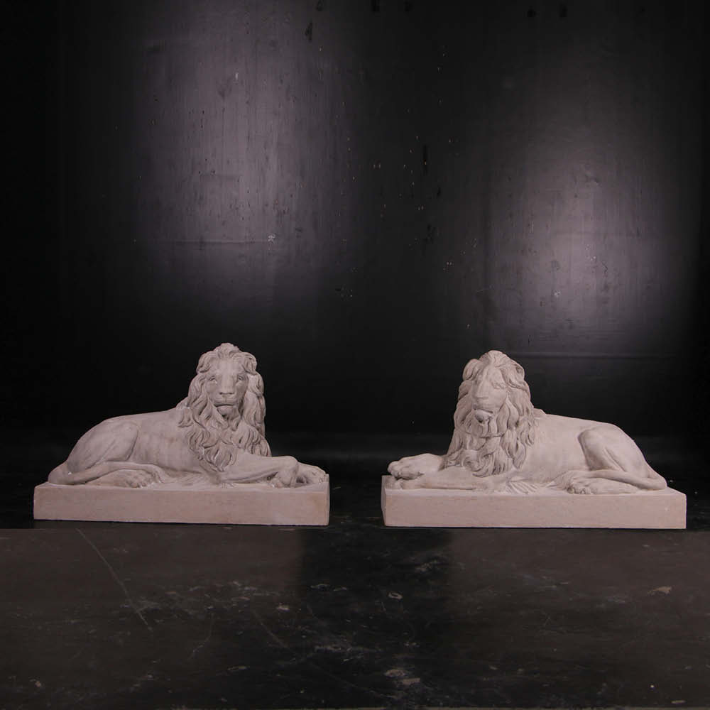 Natureworks Australia LionResting LookingLeft partofset