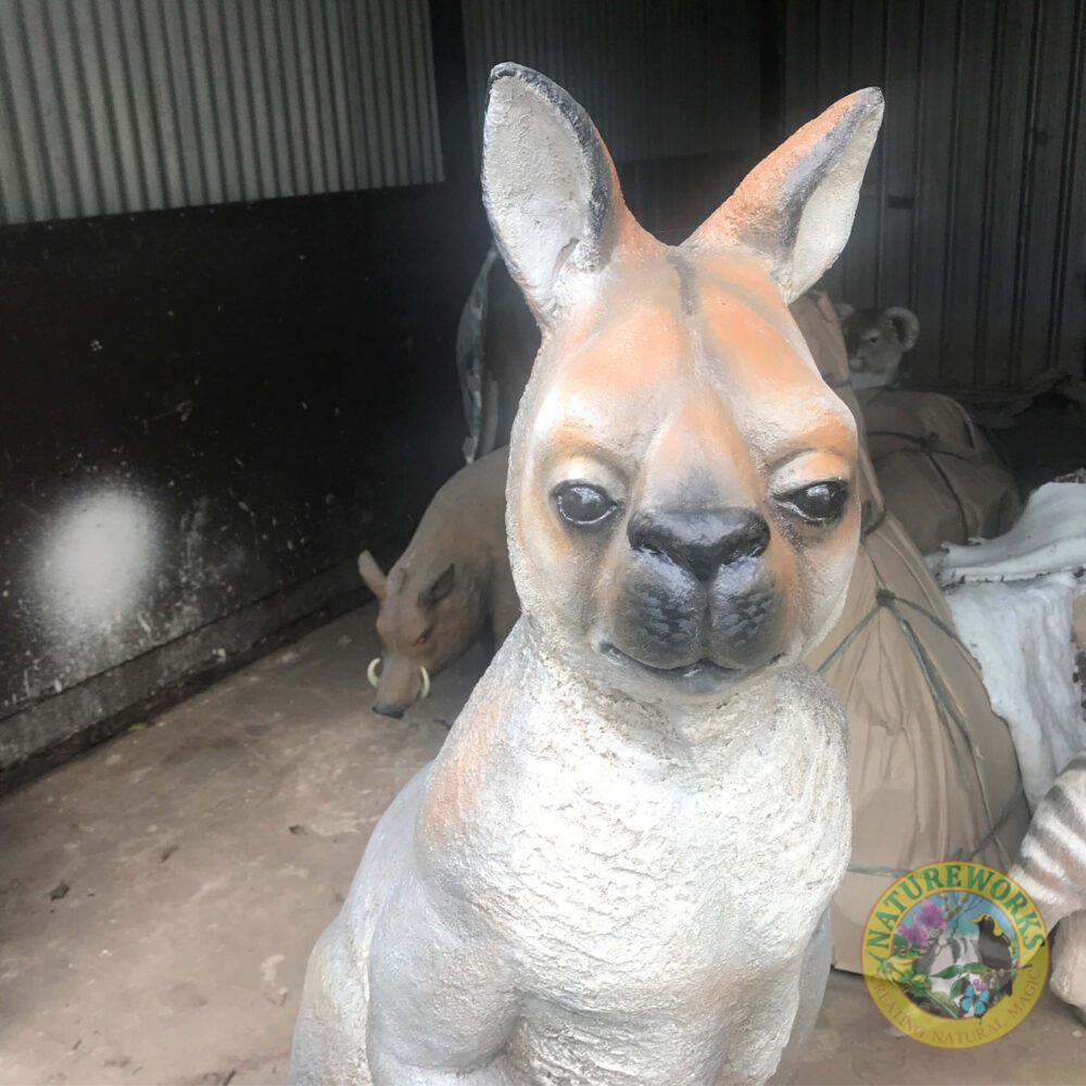Natureworks Australia Procoptodon pusio - sculpture - lifesize representation of Australian Megafauna Kangaroo - showing close up - front view of head