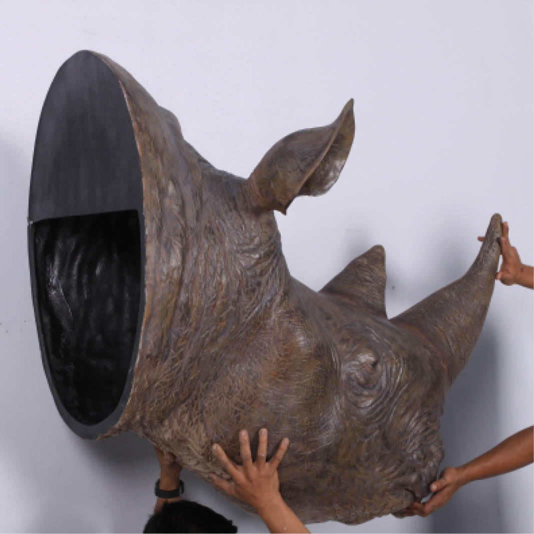 Natureworks Australia Rhinoceros Head - Wall décor - with mounting brackets - 140052- showing installation