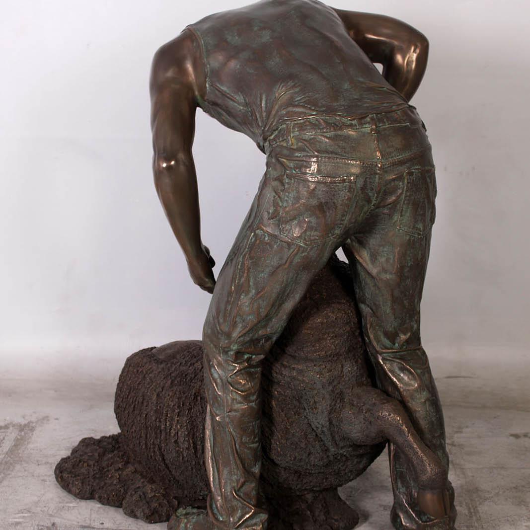 Natureworks Australia Sheep-Shearer-Showing-rear-view-Bronze-finish-110072B