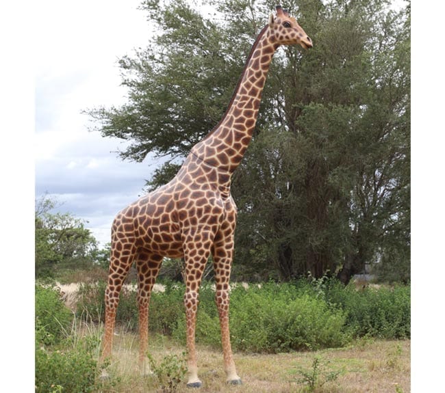garden giraffe Statue