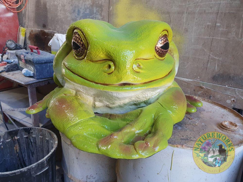 Natureworks Australia Giant Green Tree Frog - Image 9