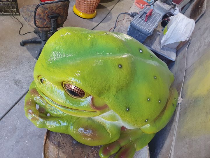 Natureworks Australia Giant Green Tree Frog - Image 11