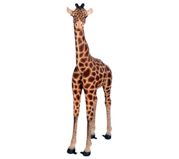 small giraffe statue