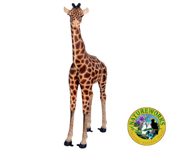 small giraffe statue