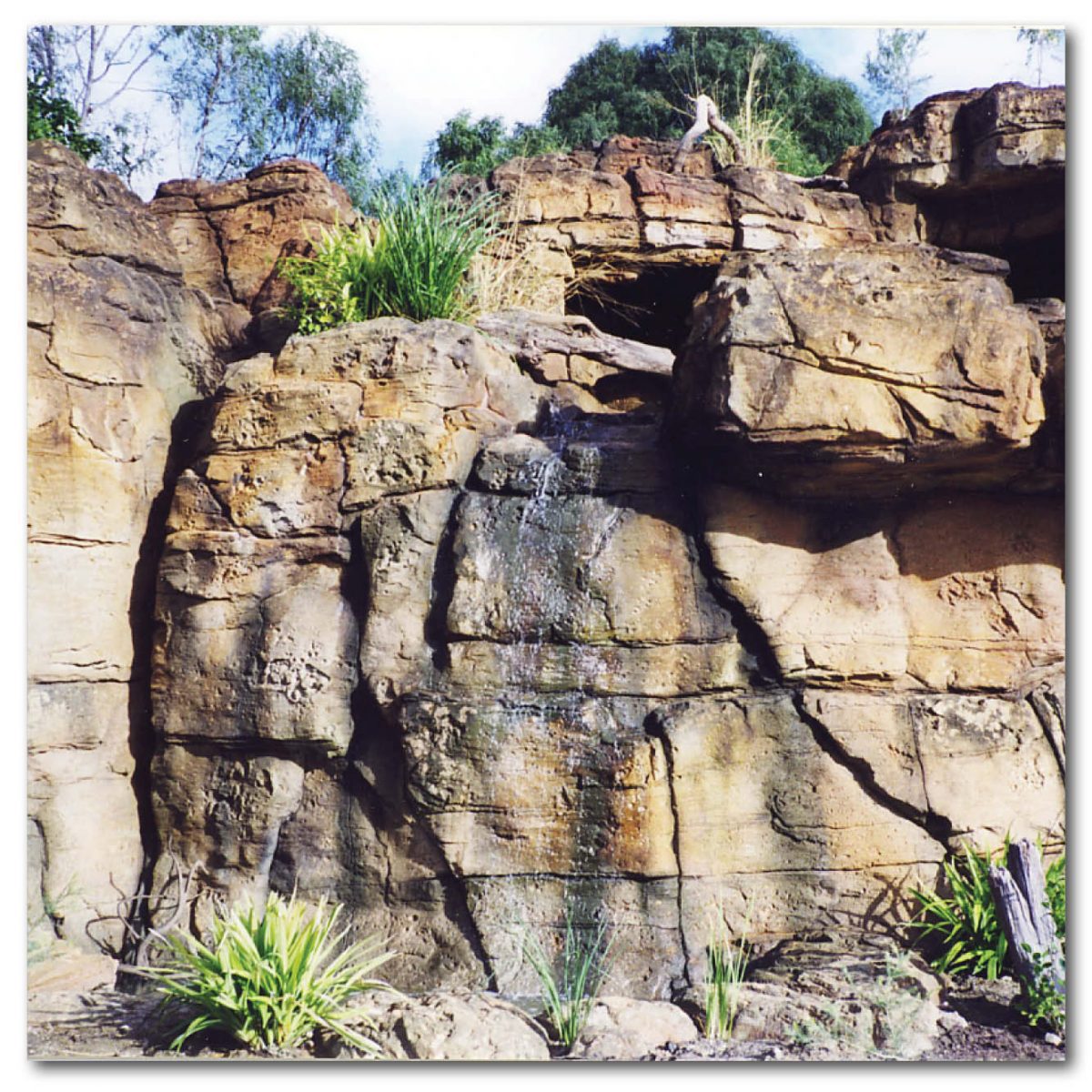 Natureworks Australia Artificial Rockwork Concrete Rockwork Dreamtime Cultural Centre Rockhampton facade Product Image px px