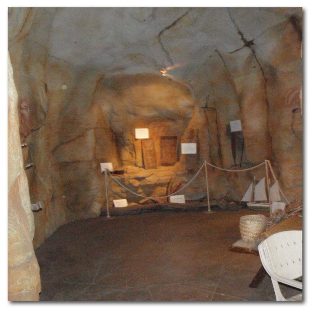 Artificial Rockwork walls