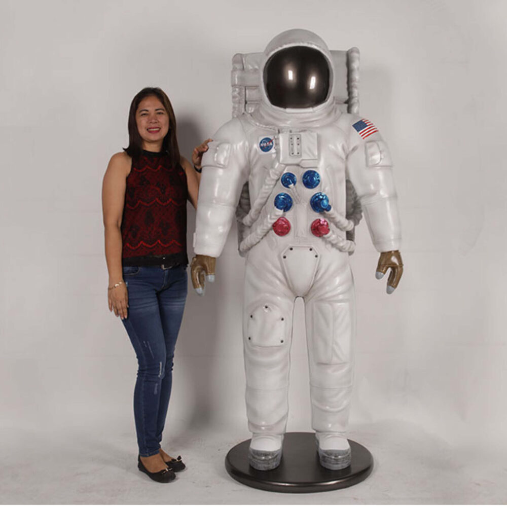 Astronaut 6ft standing pose - includes base plate.SKU: 180011- shown with lady