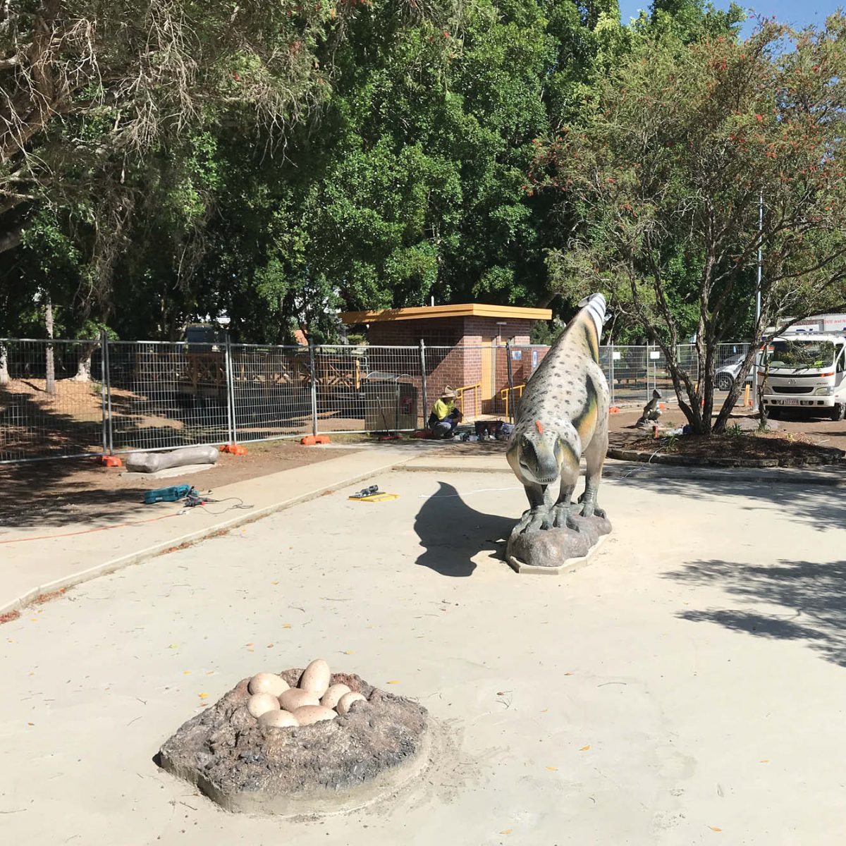 Natureworks Australia DinosaurNestwithEggs theropod