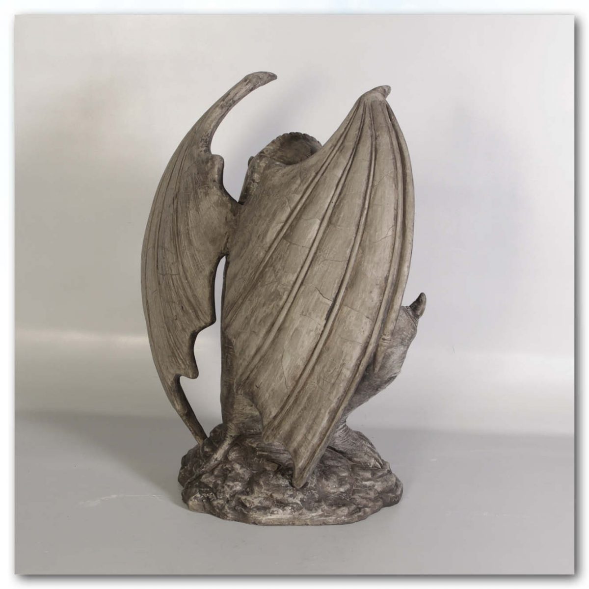 Natureworks Australia Mammals Fantasy mammals Gargoyles Cracked Concrete Product Image V px px