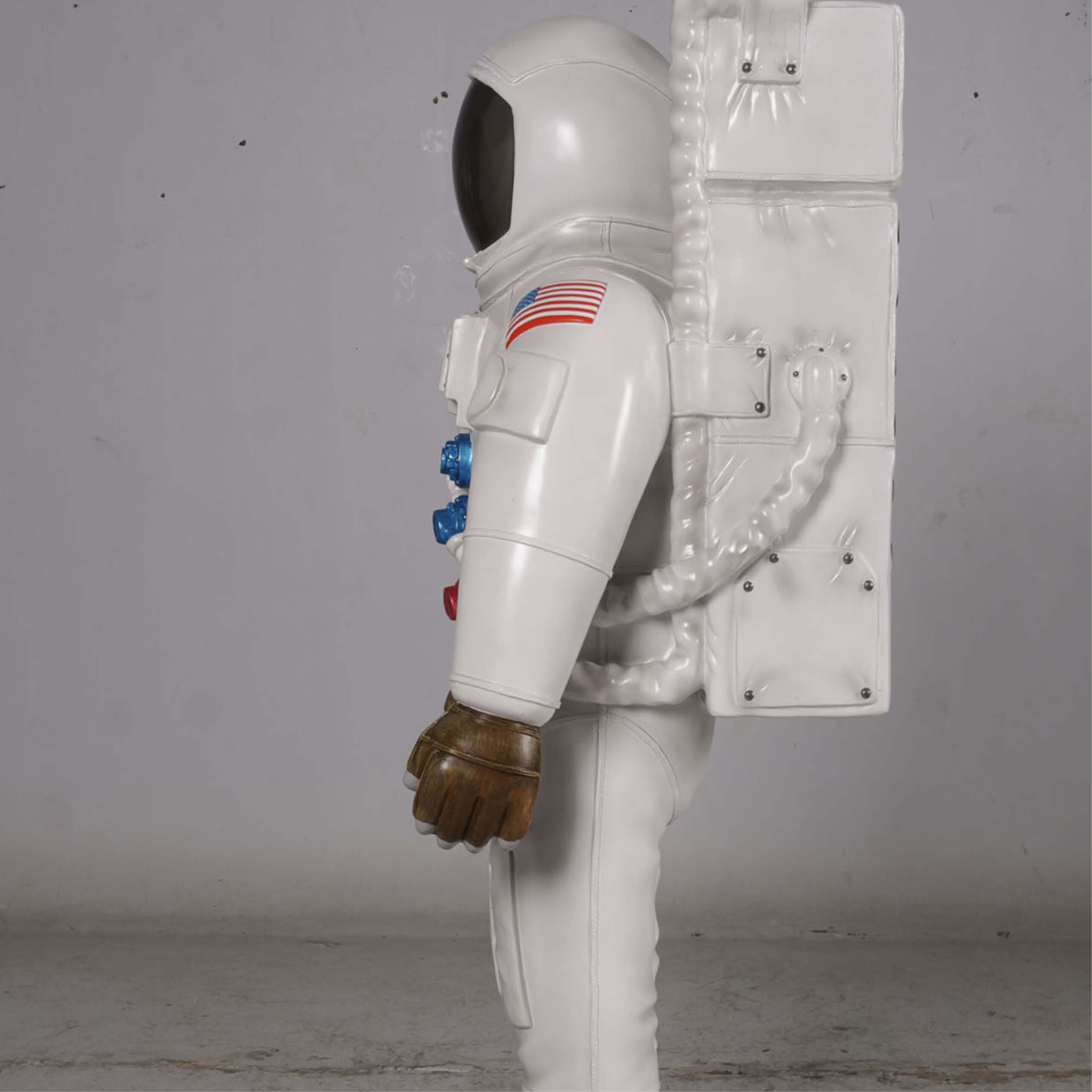 Natureworks Australia Astronaut 4ft - standing pose on base plate - themed prop - sku - 180225 - side view