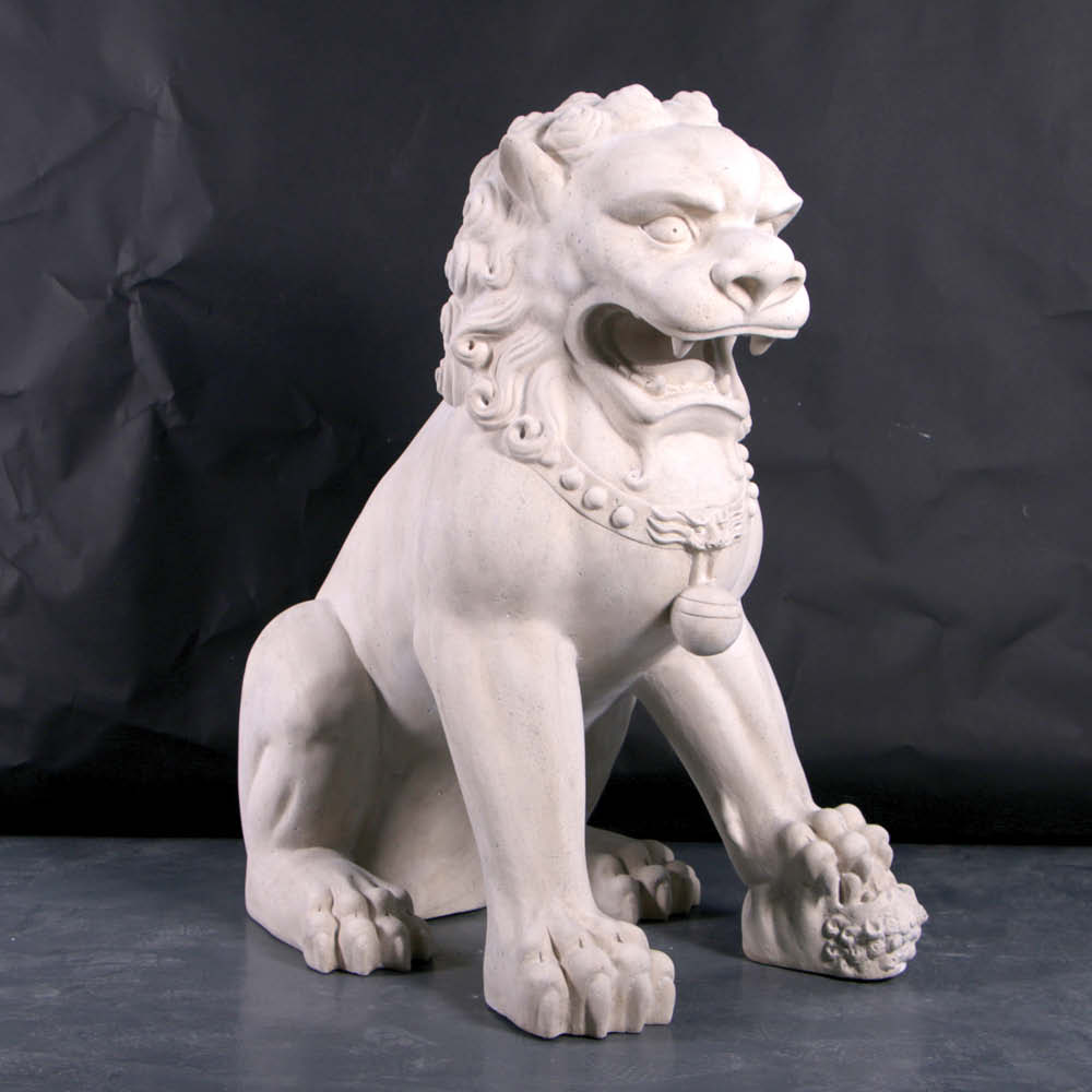 FemaleFooDog Giantsculpturephoto