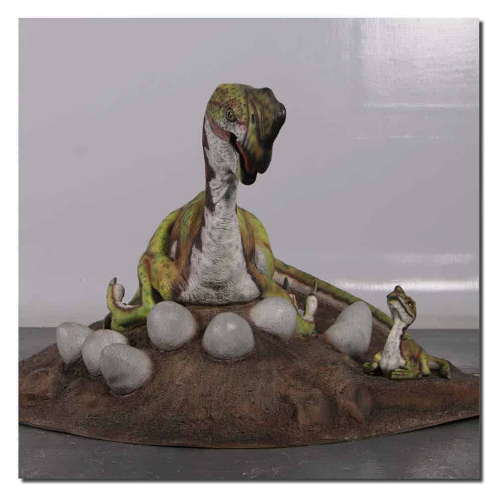 Natureworks Australia Oviraptor on Nest with egss and baby Front View px px