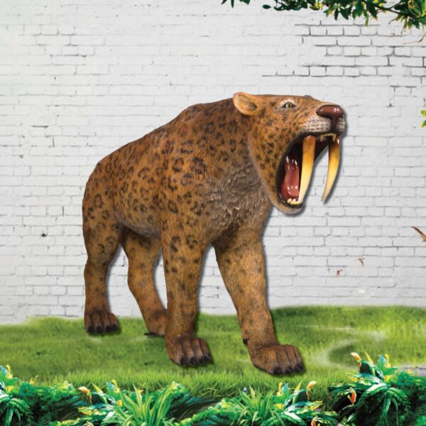 Smilodon SabreToothTigerstatue