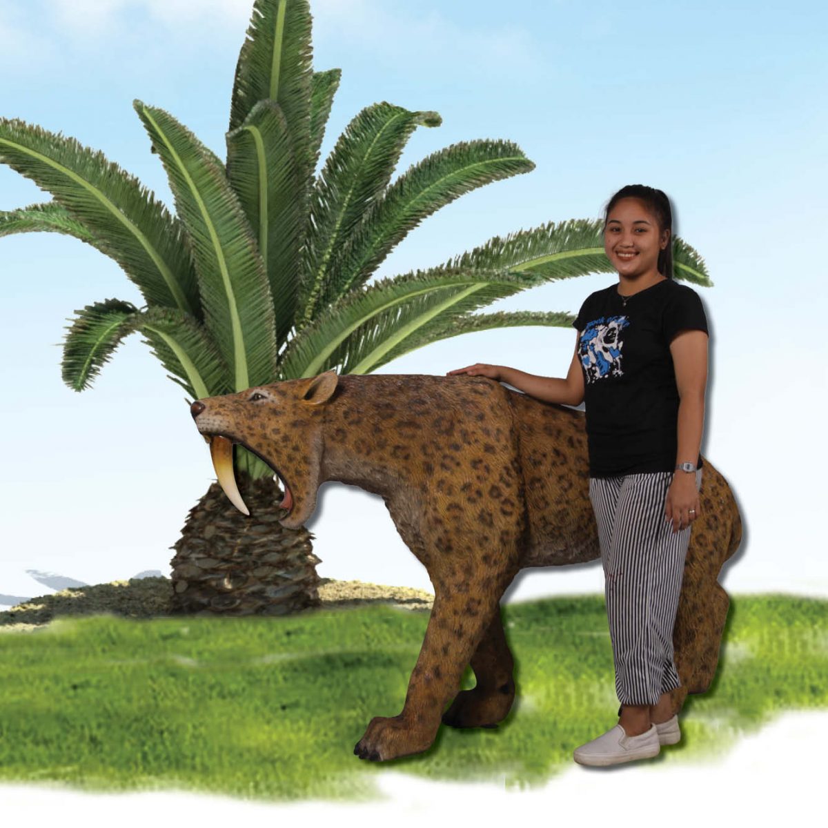 Natureworks Australia Smilodon SabreToothTigerstatue
