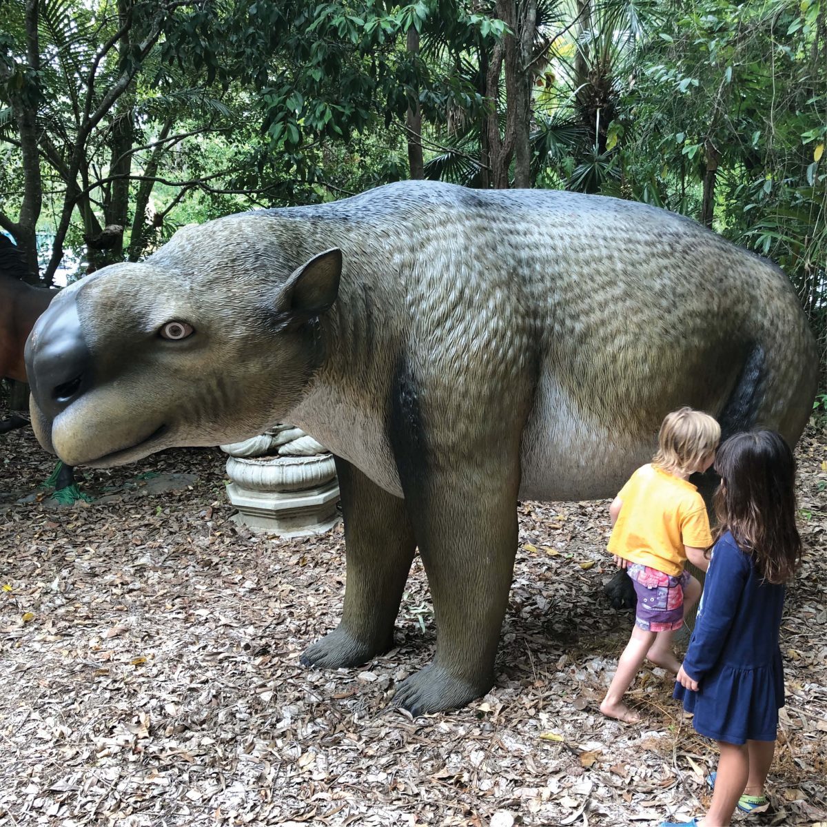 Natureworks Australia Diprotodon optatum - megafauna marsupial - life-size sculpture - shown with children