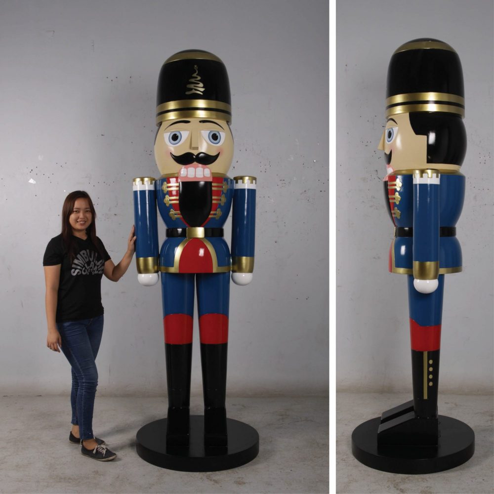 Nutcracker Guard stands 8ft tall – BLUE - Fantastic traditional Christmas decoration