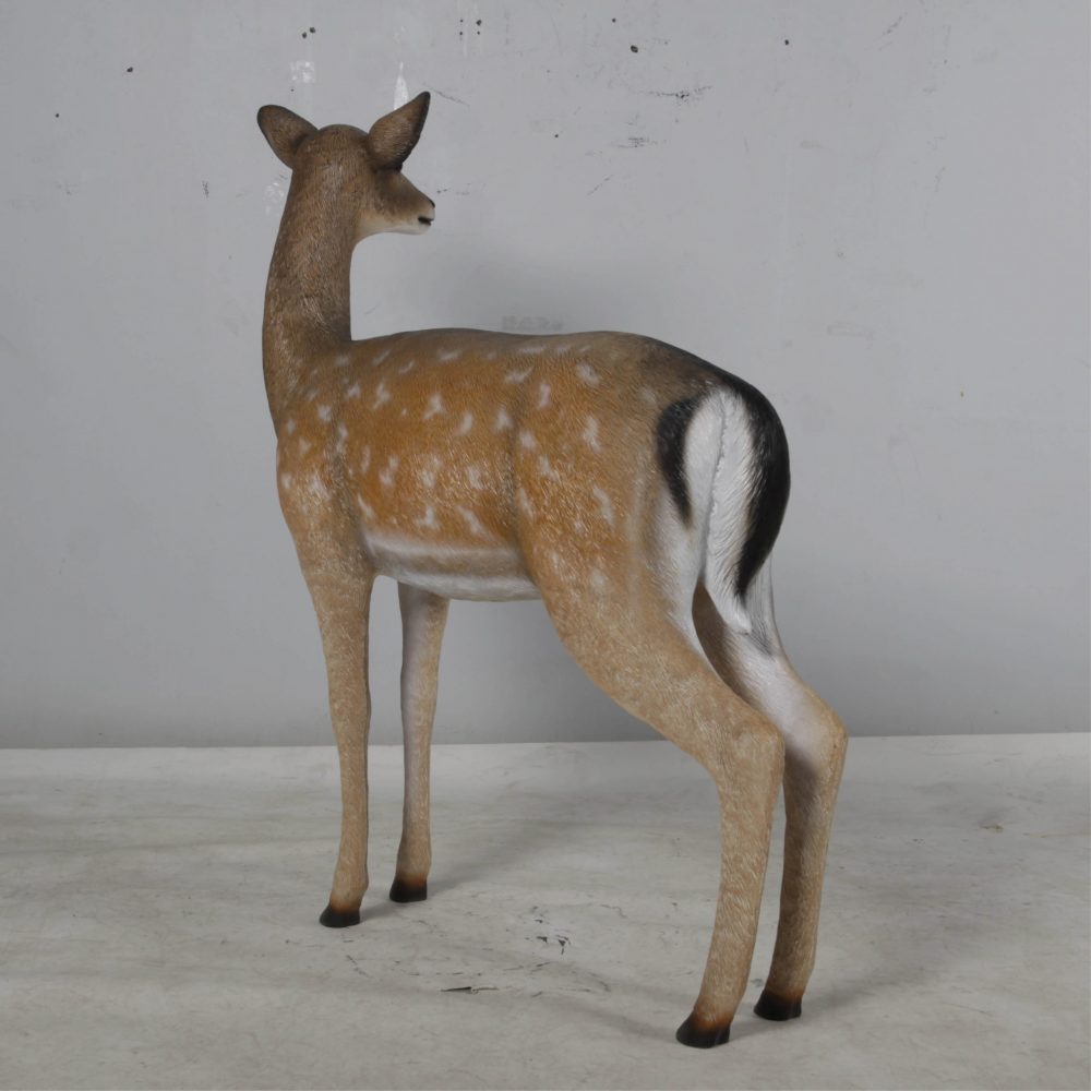 Deer doe – Life-size fallow deer in a standing pose natural with white chest 190015