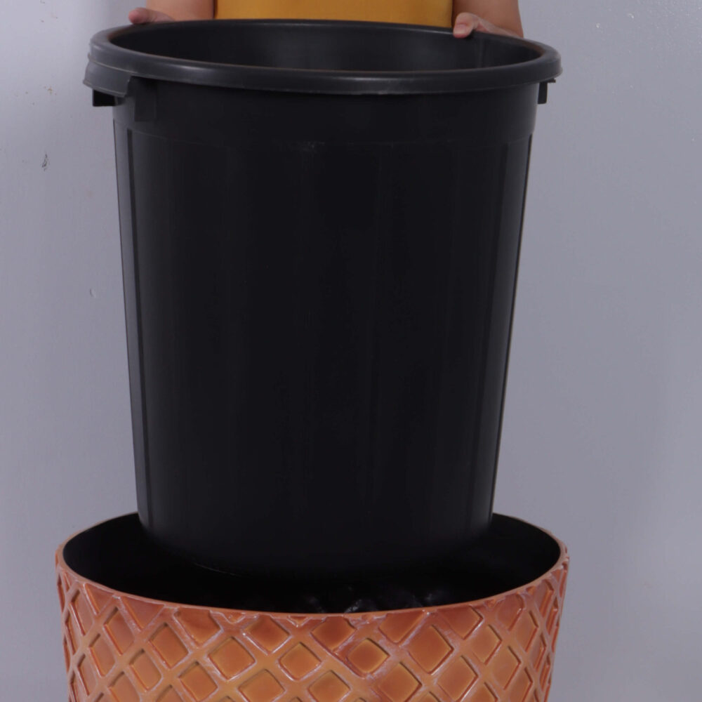Trash Can - Vanilla ice cream themed rubbish bin - with black plastic insert - 190040V