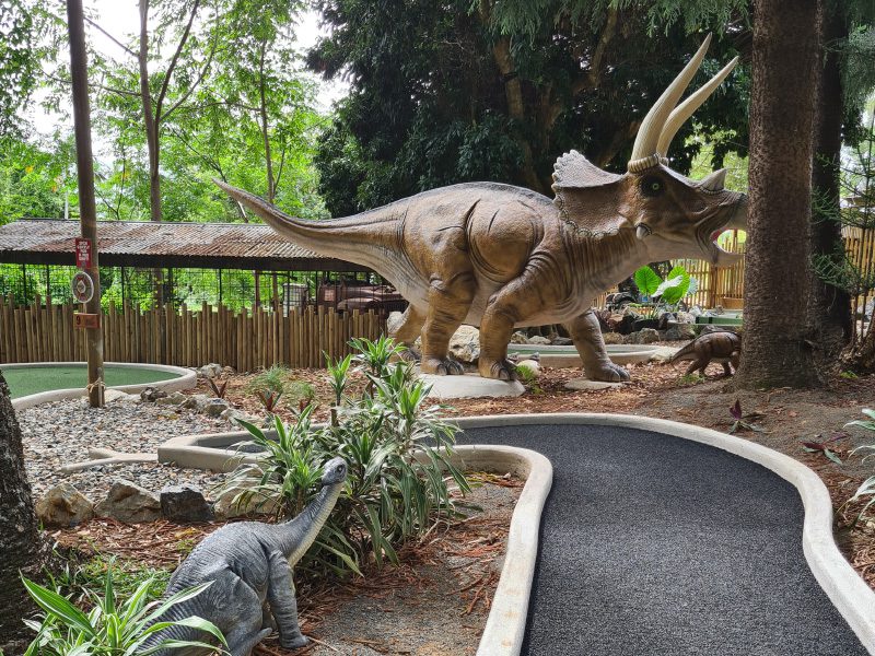 Natureworks Australia Dinosaur mini-golf