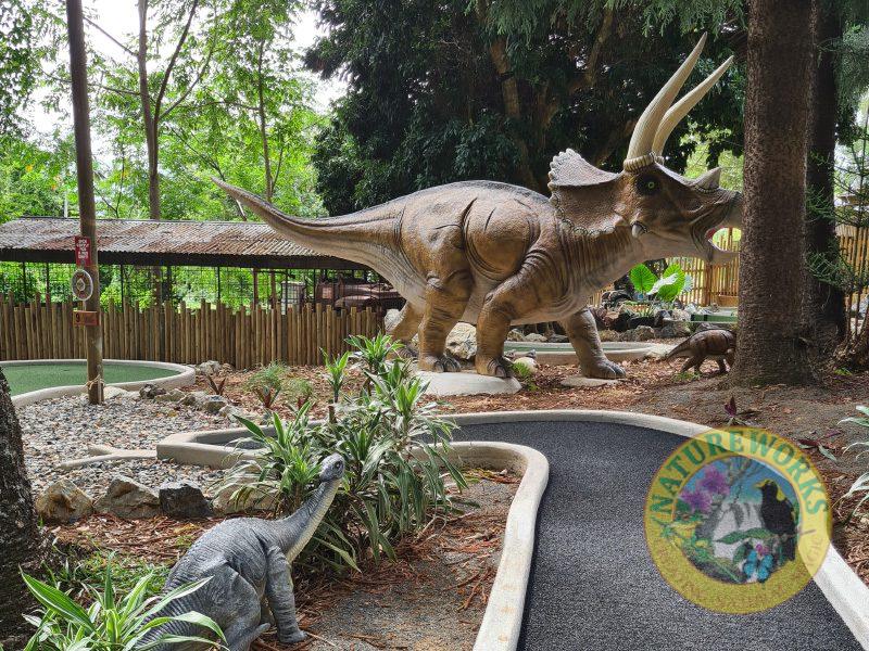 Natureworks Australia Dinosaur mini-golf