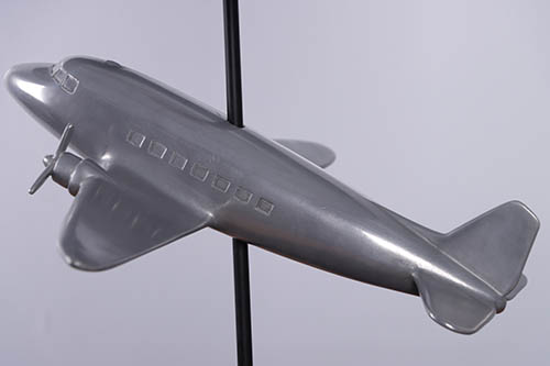 Natureworks Australia Douglas DC-3 Airliner Table Lamp - Image 4