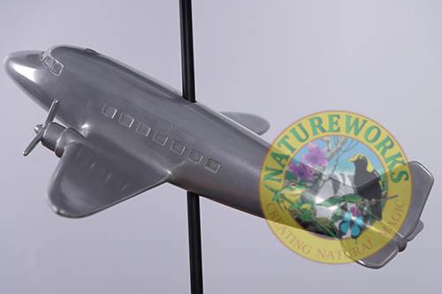 Natureworks Australia Douglas DC-3 Airliner Table Lamp - Image 4