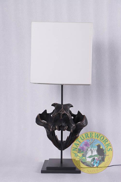 Natureworks Australia Lion Skull Table Lamp – imperial bronze - Image 4