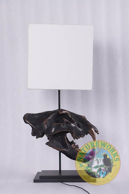 Natureworks Australia Lion Skull Table Lamp – imperial bronze - Image 2