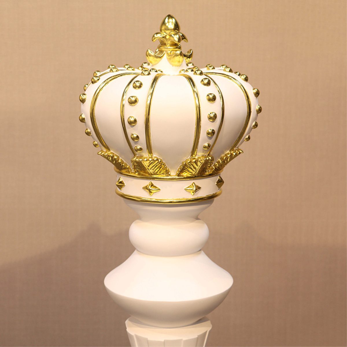 Natureworks Australia Chess King - 2200119-White with Gold leaf - Close up of King crown detail