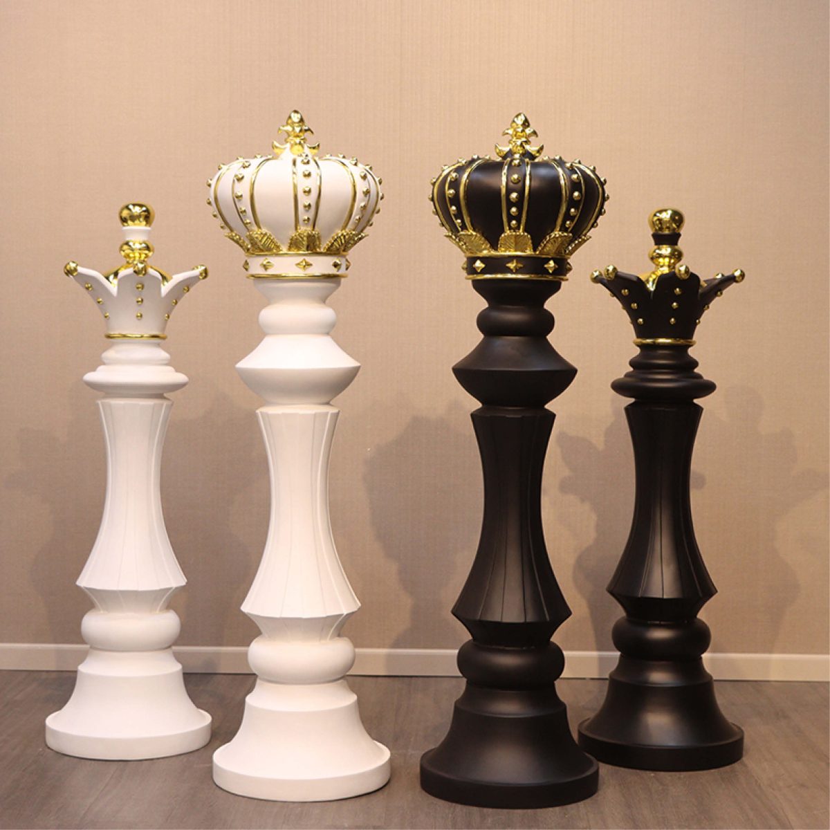 Natureworks Australia Chess Queen - 220118 -White with Gold leaf sculpture showing king queen - black and white versions