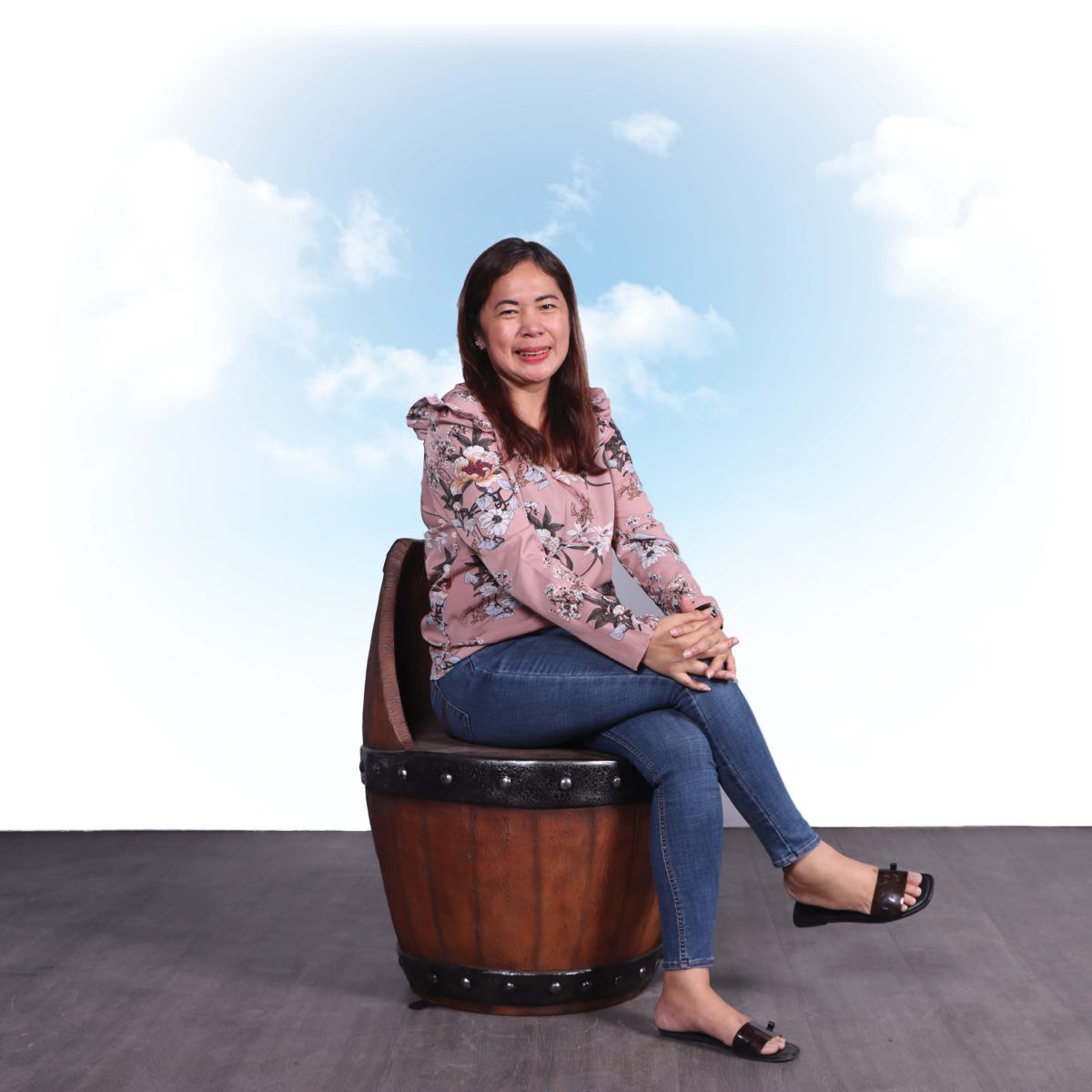 Natureworks Australia Matching Barrel Chair, -230075 an ideal companion to the Round Timber Faux Barrel Table - shown with lady sitting on barrel chair