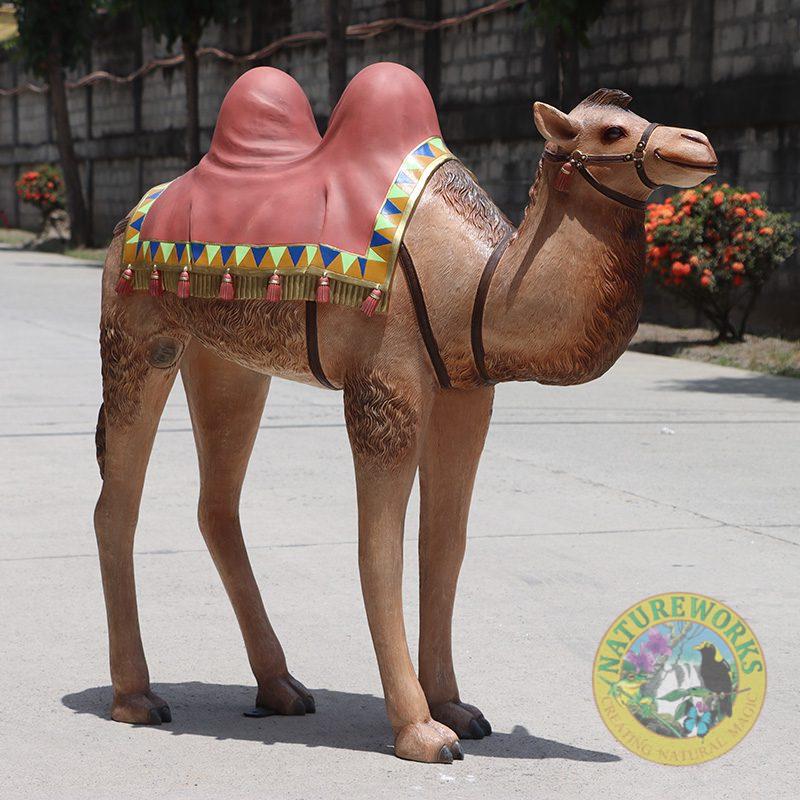 Natureworks Australia Camel – Nativity – Standing with rug saddle – 180183 – 127cm high front angle view