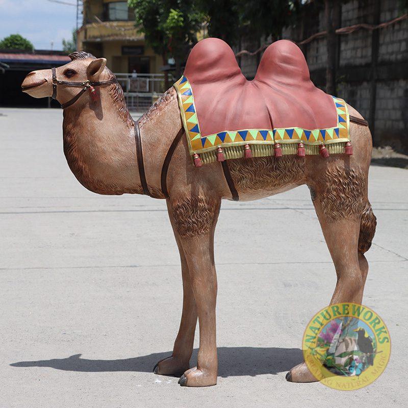 Natureworks Australia Camel – Nativity – Standing with rug saddle – 180183 – 127cm high - side view