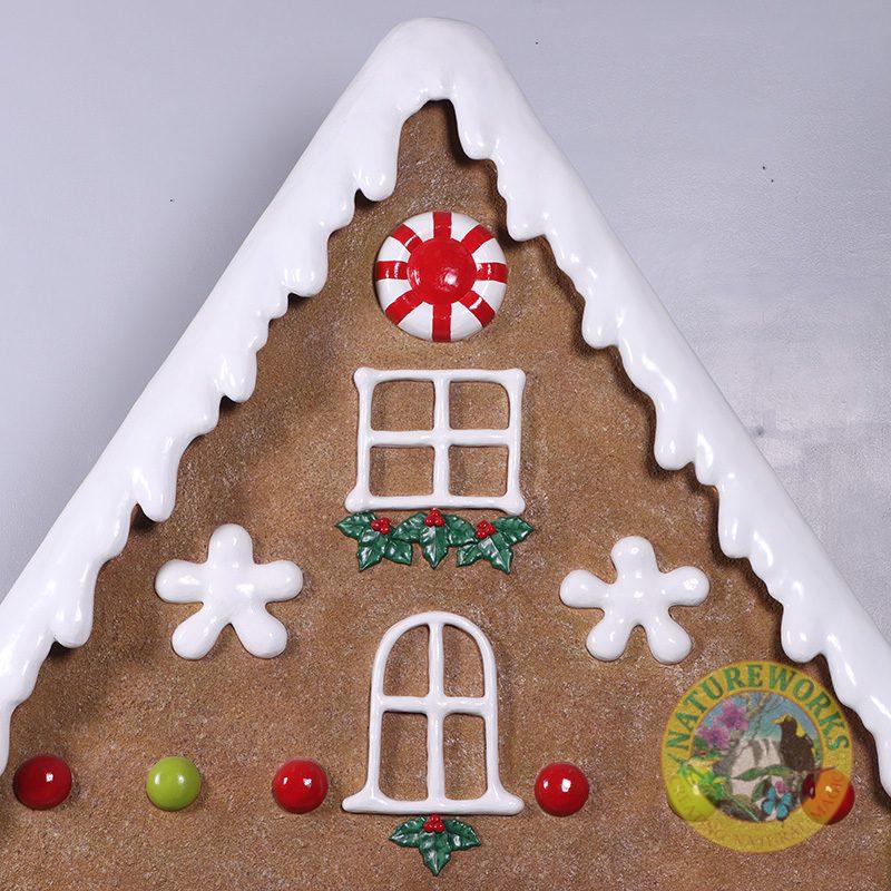 Natureworks Australia Gingerbread House Front Panel - 230085 - showing roof and close up of details.
