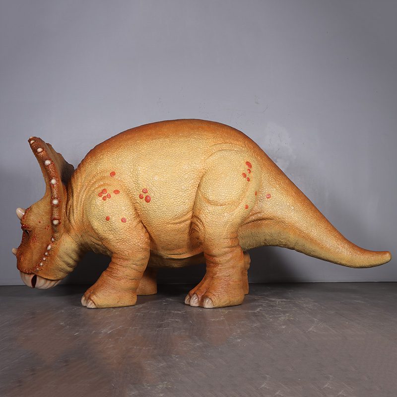 Natureworks Australia Triceratops Baby Dinosaur - Standing pose - 230138 - L 371 x W 137 x H 183cm - 196kg - side view looking left