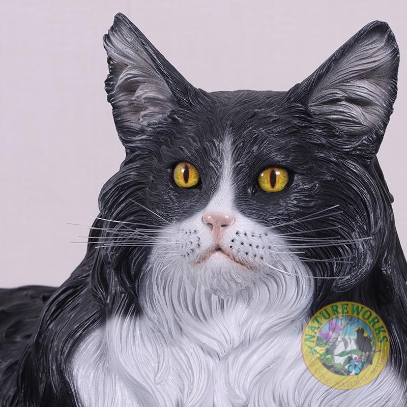 Natureworks Australia Main Cool Cat statue - life size replica with black and white colouring- 220070- close up of head