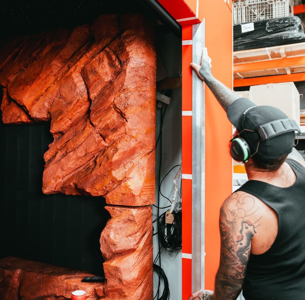 Natureworks Australia Installing artificial rock walls in the display