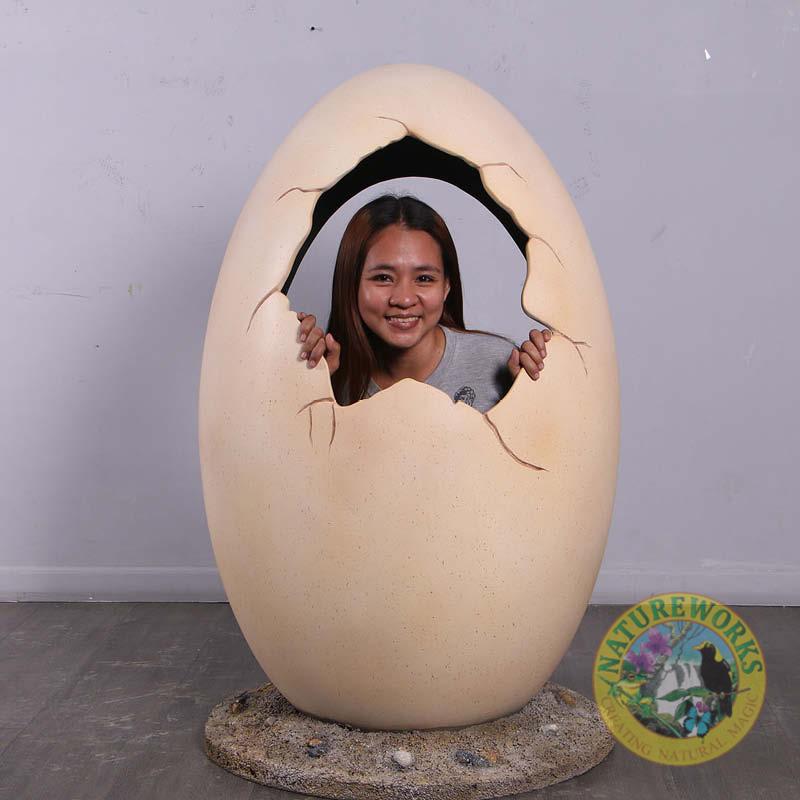 Dinosaur Egg - photo opportunity on base -shown with girl inside-250044-
