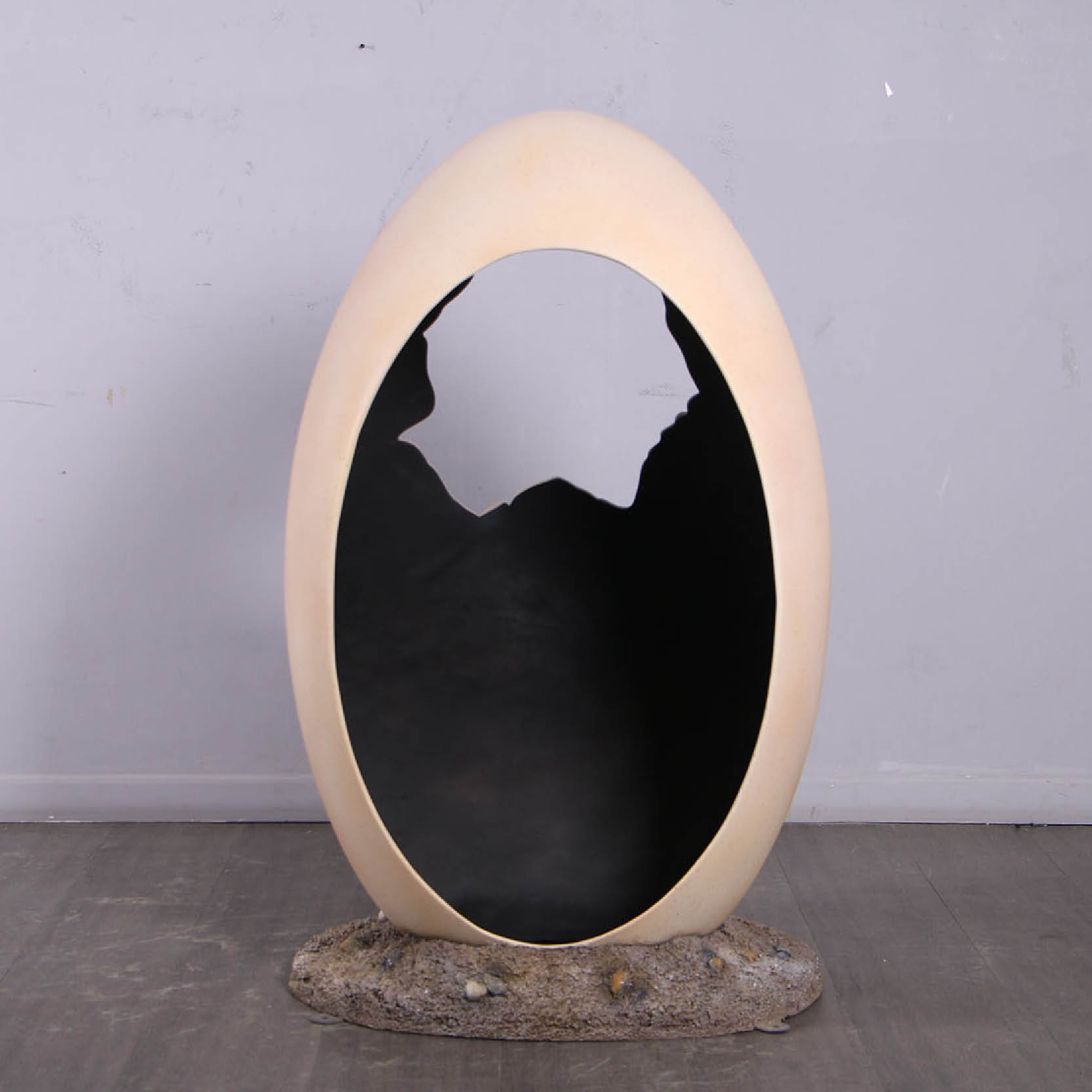 Natureworks Australia Dinosaur Egg - photo opportunity on base- showng rear view-250044